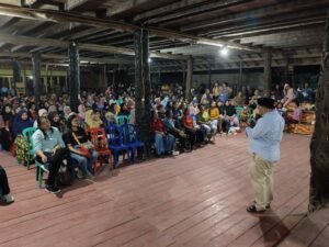 Kampanye Madri Pani – Agus Wahyudi Paparkan Visi Misi dan 24 Program Unggulannya di Kampung Dayak Tumbit