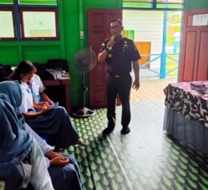 Kejati Kaltim Gelar Penyuluhan Hukum di SMAN 1 Long Apari Terkait Pencegahan Kekerasan di Sekolah dan Bahaya Narkotika 