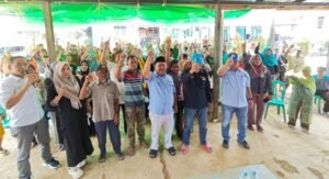 Antusias Warga Hadiri Kampanye Madri Pani di Kampung Inaran. Paparkan Program Gratis dan Kesejahtraan Masyarakat Berau