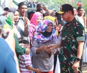 Panglima TNI Buka PRIMA 4X4 Challenge dan Berikan Paket Sembako Serta Akte Kelahiran Kepada Masyarakat Padalarang