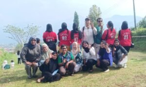 Kolaborasi LMK, RW 03 dan RT Gelar Family Gathering Dukung Awi jadi Ketua