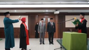 Ketua PN Jakpus Ambil Sumpah Jabatan Wakilnya, Tegaskan Komitmen dalam Penegakan Hukum