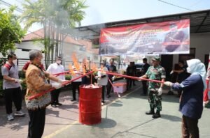 Kejari Sampang Musnahkan Barang Bukti Selama 6 Bulan