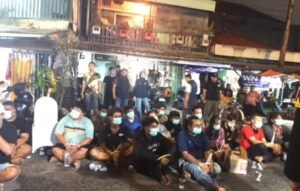 Gerebekan Kampung Sabu di Surabaya, Polisi Amankan 25 Orang dan 57 Paket Sabu