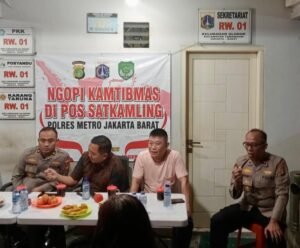 Ngopi Kamtibmas Polsek Taman Sari di Glodok, Bahas Solusi Keamanan Lingkungan