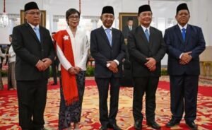 Presiden Prabowo Lantik Gusrizal dan Sumpeno sebagai Dewas KPK