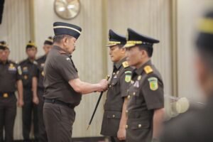 Jaksa Agung Lantik Jamwas dan Kabadiklat Kejaksaan