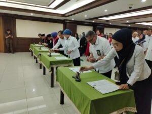 PN Jakarta Pusat Tandatangani Pakta Integritas untuk Tingkatkan Kinerja