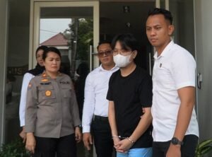 Jalani Tahap II, Tersangka Ivan Sugiamto Dilimpahkan di Kejari Surabaya