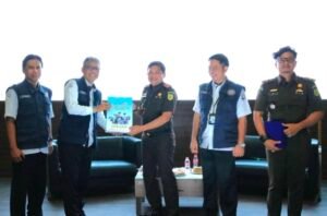 Kajari Karawang Syaifullah Berikan Motivasi di Acara Jaksa Masuk Kampus