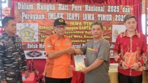 Dukung Literasi di HPN 2025, ICATI Jatim Bersama Gantara News Salurkan 500 Buku ke Rumah Pintar Penerbal Juanda