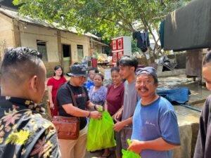 PN Jaksel Salurkan Bantuan Sembako untuk Korban Banjir di Bekasi