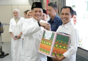 Dr. Aqua Dwipayana Apresiasi Kajari Karawang Saat Buka Puasa Bersama