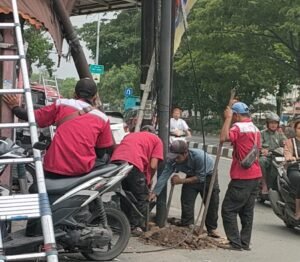 RW 10 Takal Kedinding Perintahkan Para RT Hentikan Pemasangan Tiang Internet Indihome