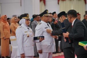Sah, Sri Juniarsih dan Gamalis Dilantik Gubernur Kaltim jadi Bupati dan Wakil Bupati Kabupaten Berau