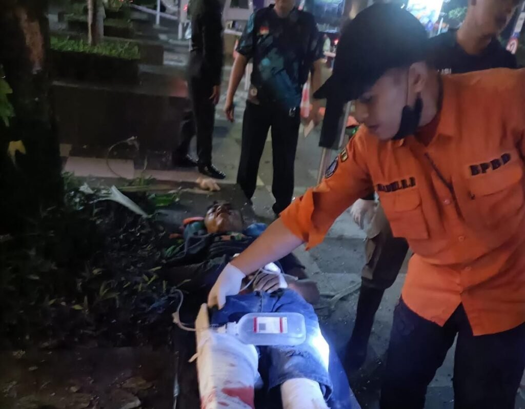 Ditabrak Truk, Yofi Ojek Offline Tewas di Tempat