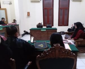 Lagi Asyik Cek In di RedDoorz Gunung Anyar, Motor Mahasiswi Ini Hampir Dicuri Maling