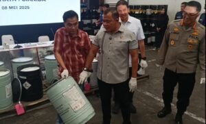 Bareskrim Polri Bongkar Gudang Sianida asal Cina di Jawa Timur