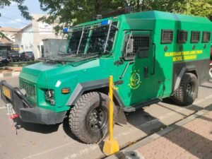 Kejati Jatim Terima Mobil Tahanan Mirip Taktis TNI dari Kejagung RI