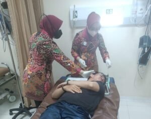 Gagal Todong Penjaga Warung Madura, Pria Turunan Tionghoa Dihajar Massa