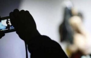 Nanda, Fotografer Bugil di Surabaya Divonis Hukuman 1 Tahun Penjara