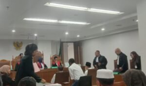 Tiga Pria Didakwa Rekayasa Surat Palsu KPK untuk Tipu Keluarga Mantan Bupati Rote Ndao