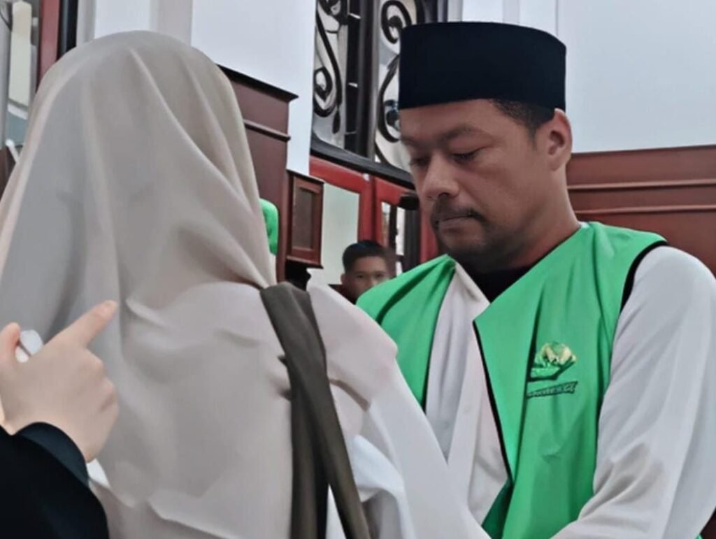 Jadi Perantara Judol Bos Kamboja, Sutikno Diadili di Surabaya