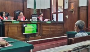 Cemburu Meluap, Kakek di Surabaya Pukul Martil Wanitanya hingga Berdarah