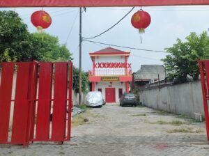 Kedatangan Wartawan, Bos Travel di Banyu Urip Surabaya Naik Pitam