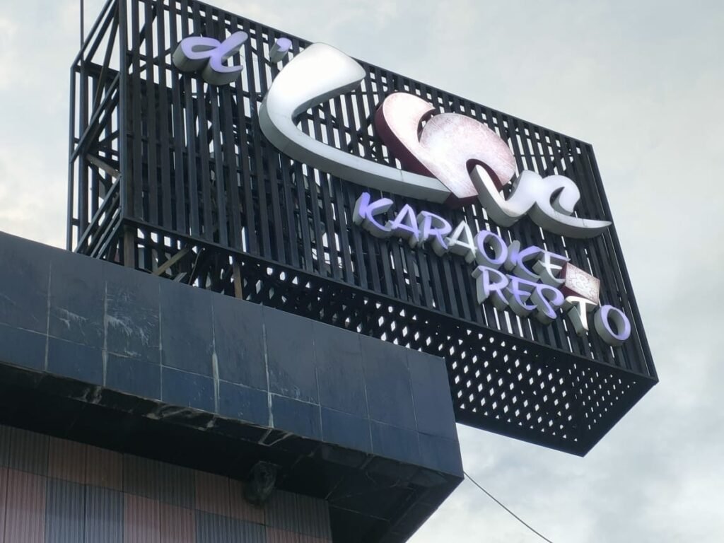 Mabuk, Seorang Pria Tempeleng LC D’Love Karaoke & Resto Hingga Memar