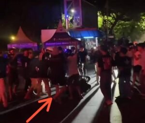 Jambret Babak Belur Dimassa Pengendara Jalan di Kawasan BG Junction Surabaya