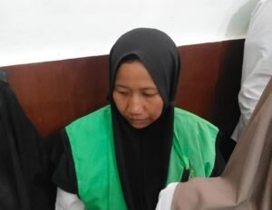 Gelapkan Emas Senilai Rp948 Juta, Hermin Jadi Pesakitan di PN Surabaya