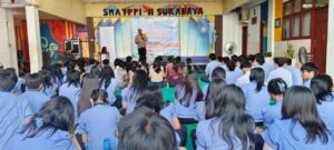 Polsek Simokerto Berikan Penyuluhan ke Para Siswa YPPI II Tentang Bahaya Medsos