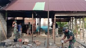 Satgas TMMD Kodim 1506/Namlea Bangun Rumah Tidak Layak Huni di Desa Leku