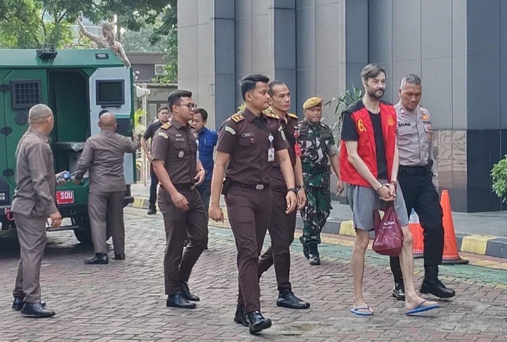 Kejaksaan Ekstradisi Aleksandr Zverev ke Pemerintah Federasi Rusia