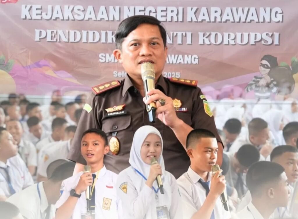Kejari Karawang Gelar JMS dengan Tema “Pendidikan Anti Korupsi” saat MPLS di SMAN 3