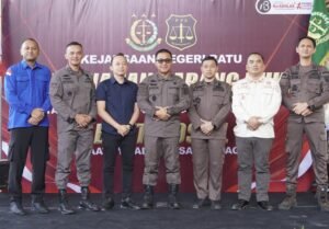 Kejari Batu Musnahkan 178 Gram Sabu dan Barang Bukti Pidum Lainnya di TPA Tlekung
