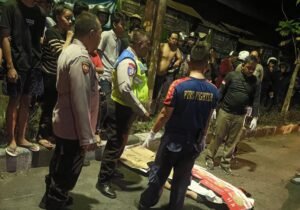 Diduga Ngantuk, Pemotor Tewas Usai Nabrak Trotoar di Depan Pasar Lassa Simokerto