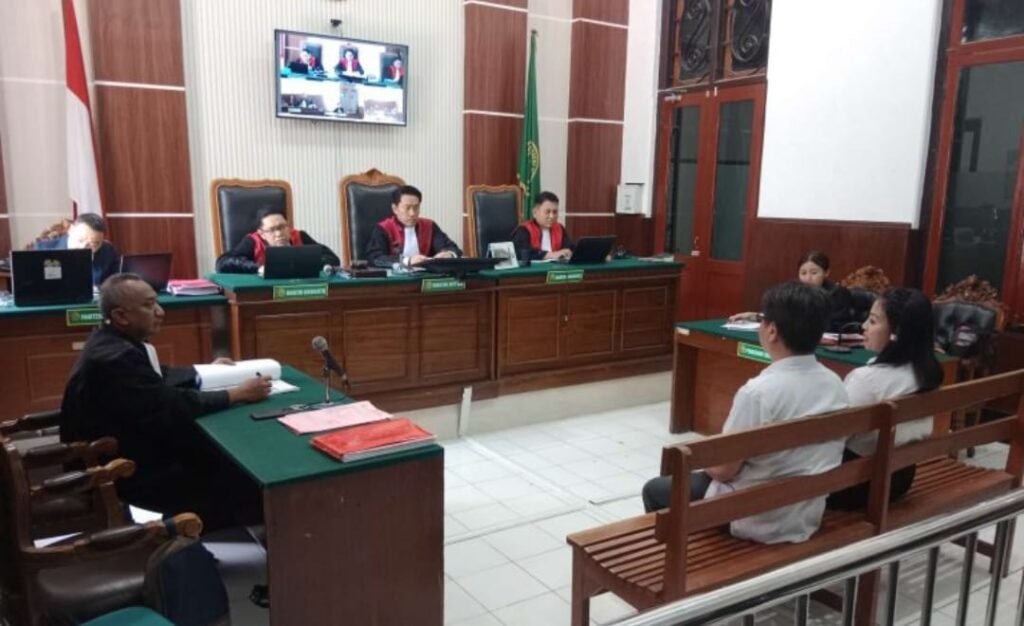 Disidang Kasus Pengerusakan bersama Suami, Diana Tampil Menor di Persidangan