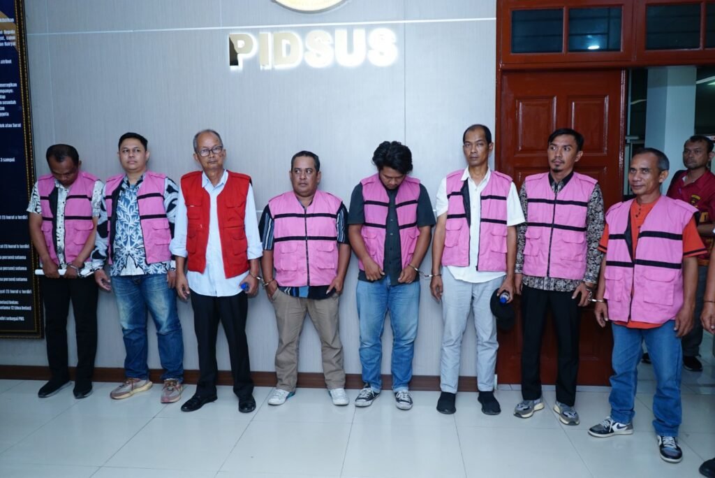Kejati Sumatera Utara Tahan 8 Tersangka Dugaan Korupsi Pembangunan dan Perbaikan Jalan di Kabupaten Batubara
