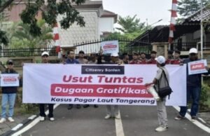 Demonstrasi Desak Kajari Kabupaten Tangerang Bongkar Kasus Pagar Laut