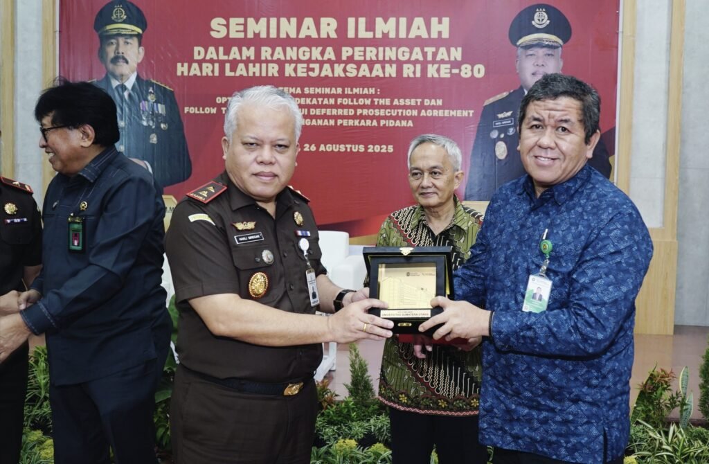 Peringati Harlah Ke-80 Kejaksaan, Kejati Sumut Gelar Seminar Ilmiah Tema “Optimalisasi Pendekatan Follow The Money Dan Follow The Asset Dalam Penanganan Perkara Pidana”