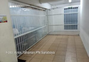 Diduga Kebobolan, Tahanan PN Surabaya Diperketat Tirai Mika Plastik