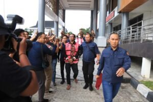 Diduga Korupsi Pemberian dan Pengelolaan Dana Hibah DBON, Kejati Kaltim Tahan 2 Tersangka