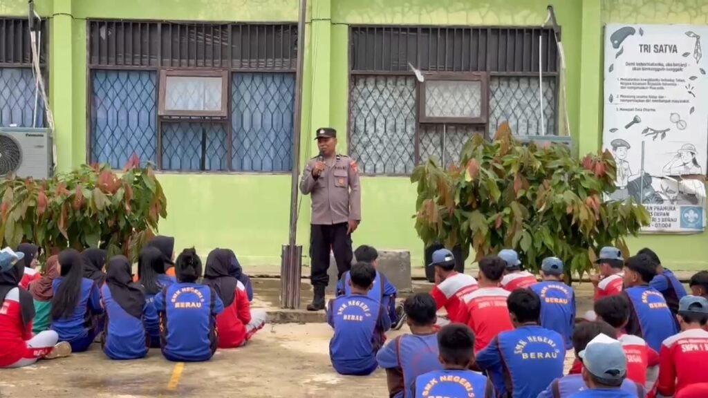 Polsek Segah Ajak Pelajar SMKN 5 Berau Bijak Menggunakan Medsos