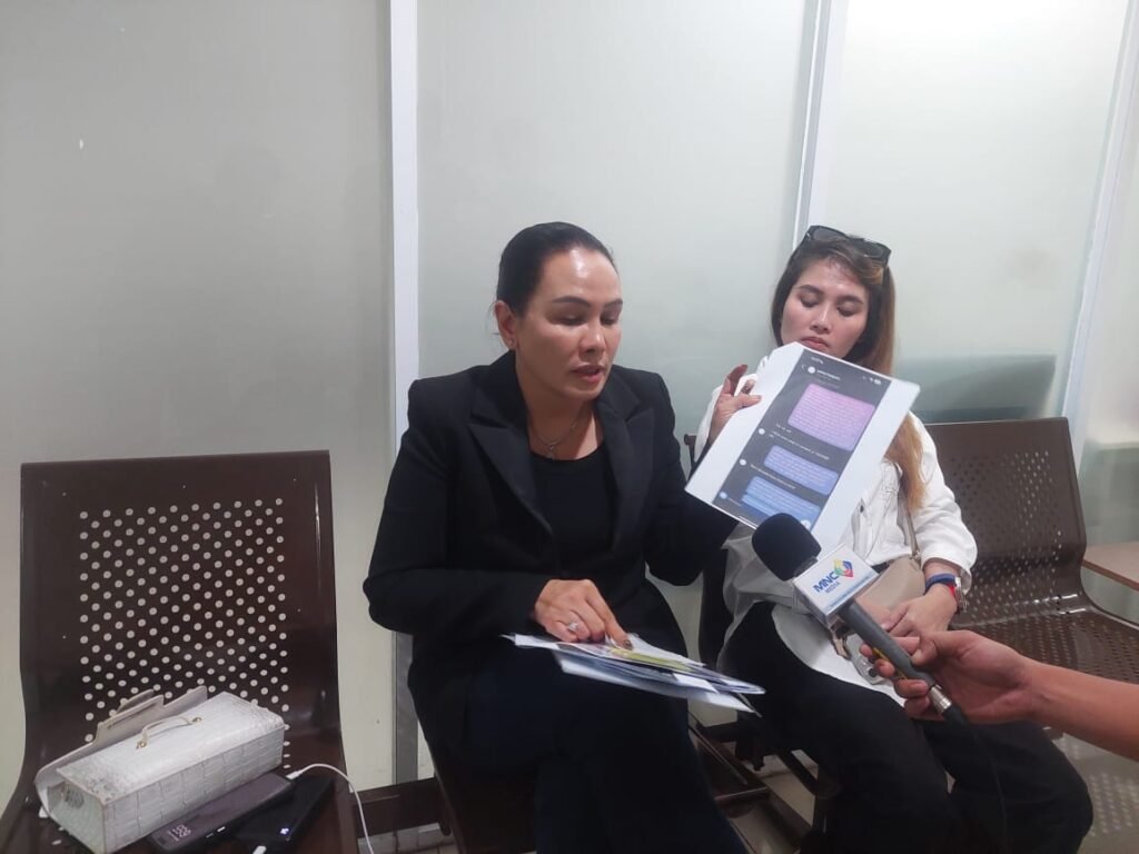 Tangis Pecah di Sidang Kasus ITE, Fitri Bacakan Pesan Anak untuk Terdakwa Yokke Hargono