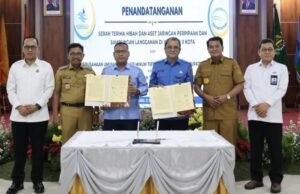 Kajati Banten Apresiasi Penandatanganan Pembaharuan Perjanjian Hibah Aset Antara Perumdam TKR dengan Perumda TB