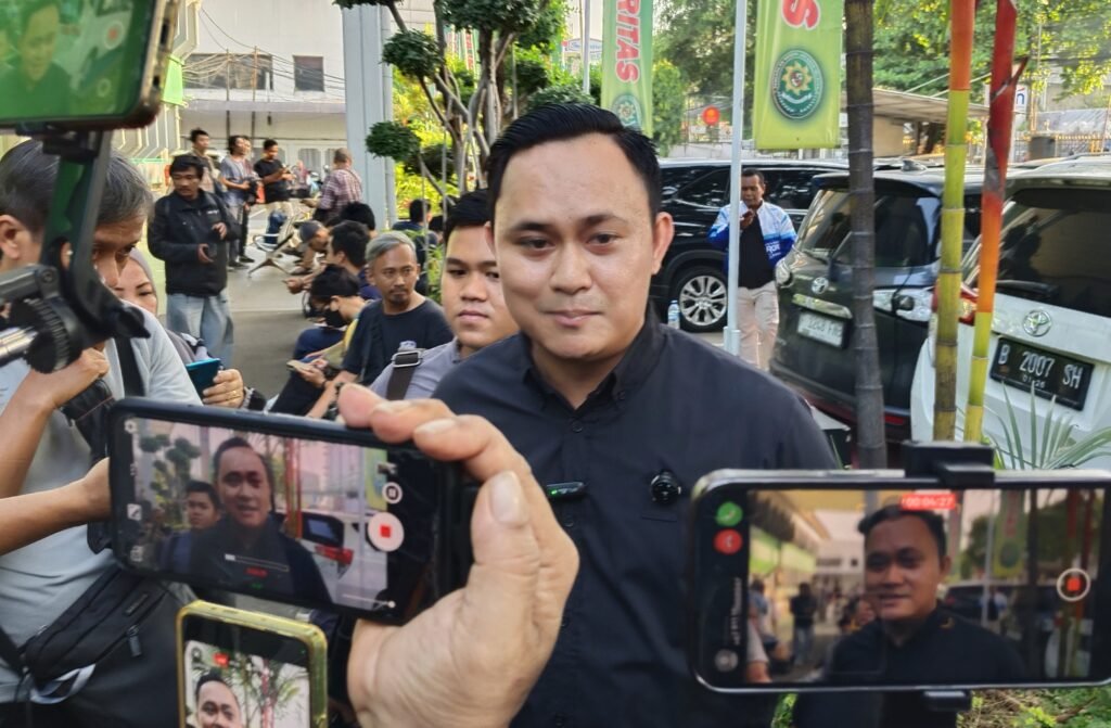 Vonis Fariz RM Ditunda, Tim Kuasa Hukum Deolipa Yumara Minta Majelis Hakim Bacakan Langsung Putusan