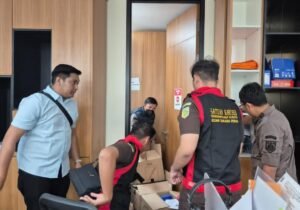 Diduga Korupsi, Timsus Kejari Perak Geledah Kantor Pelindo Regional 3 Surabaya