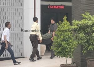 Kejari Tanjung Perak Terima Barang Bukti Uang Perkara PT Pelindo Regional 3 Surabaya